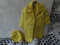 SKIPPER YELLOW RAINCOAT 10 C